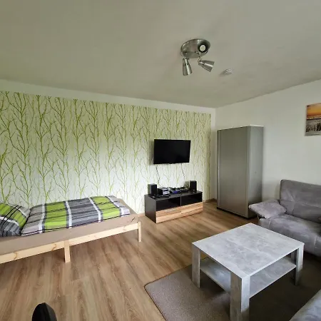 Mit Balkon, Perfekt Als Monteurwohnung Oder Stundentenwohnung Apartment