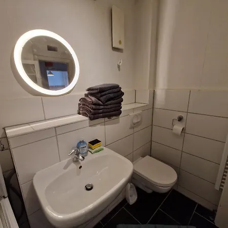 Mit Balkon, Perfekt Als Monteurwohnung Oder Stundentenwohnung Apartament