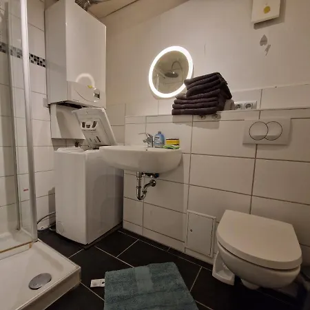 公寓 Mit Balkon, Perfekt Als Monteurwohnung Oder Stundentenwohnung 施普林格