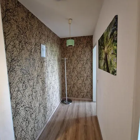 Mit Balkon, Perfekt Als Monteurwohnung Oder Stundentenwohnung *