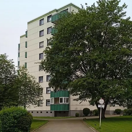 Mit Balkon, Perfekt Als Monteurwohnung Oder Stundentenwohnung * Springe