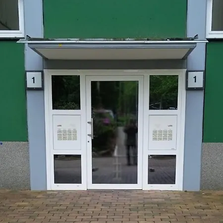 公寓 Mit Balkon, Perfekt Als Monteurwohnung Oder Stundentenwohnung 施普林格