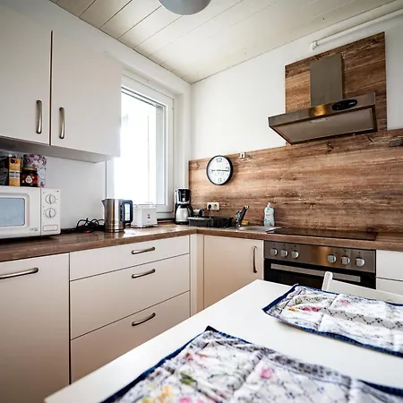 Mit Balkon, Perfekt Als Monteurwohnung Oder Stundentenwohnung 公寓 *