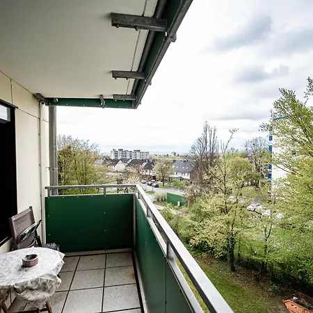 Mit Balkon, Perfekt Als Monteurwohnung Oder Stundentenwohnung Springe