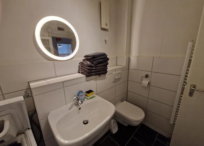 Mit Balkon, Perfekt Als Monteurwohnung Oder Stundentenwohnung 公寓